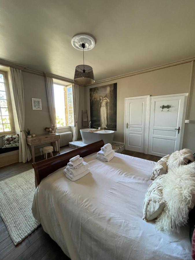 Maison De Mags & Mags Bed & Breakfast Lanouaille Екстериор снимка